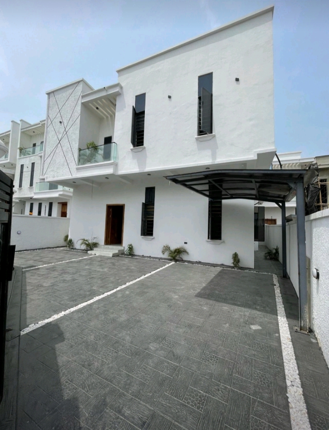 RENT- 5 Bedroom Guzape Abuja