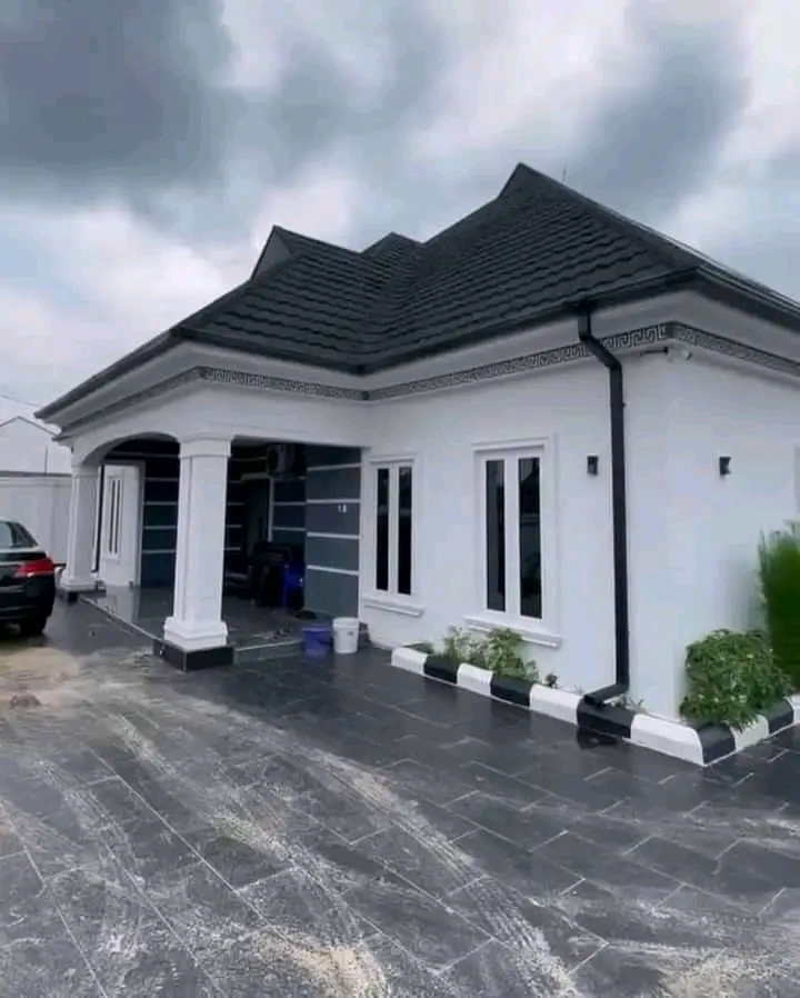 4 BED-ROOM BUNGALOW PORT-HARCOURT